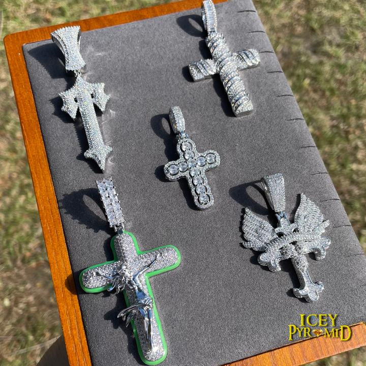 Cross Jesus Luminous Glow In The Dark Iced Out Diamond Pendant Necklace