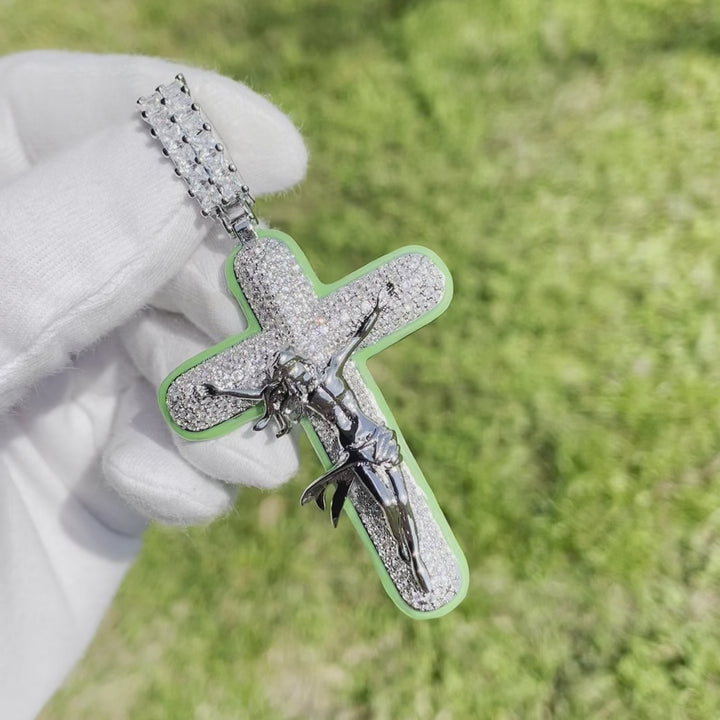 Cross Jesus Luminous Glow In The Dark Iced Out Diamond Pendant Necklace