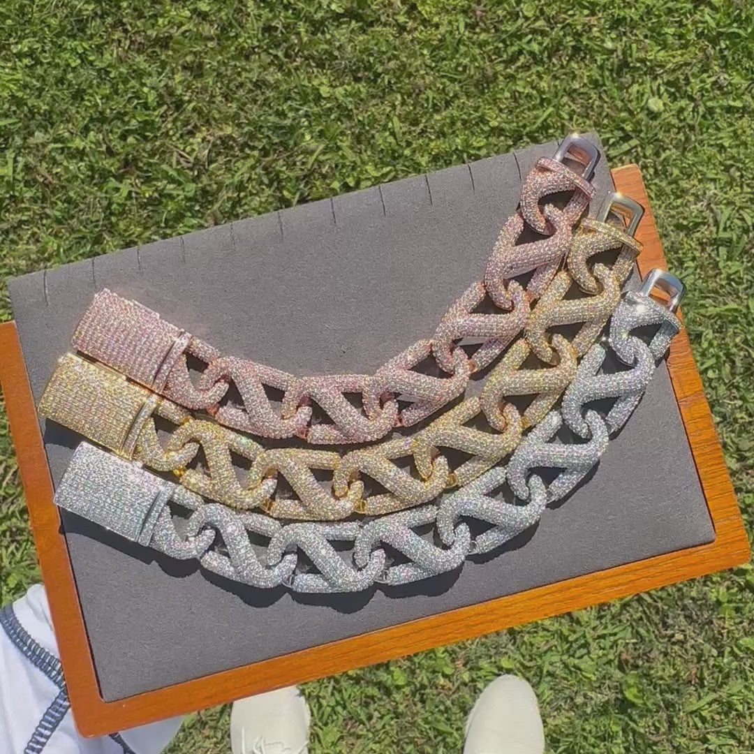 20MM 8 Shaped Iced Out Diamond Bracelet