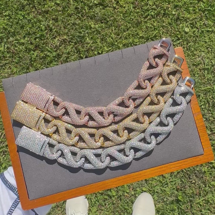 20MM 8 Shaped Iced Out Diamond Bracelet