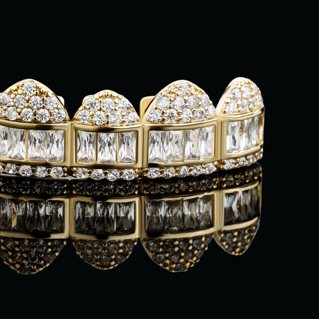18K Vergulde En Verzilverde Iced Out Diamanten Boven- En 18K Vergulde En Verzilverde Iced Out Diamanten Boven- En
