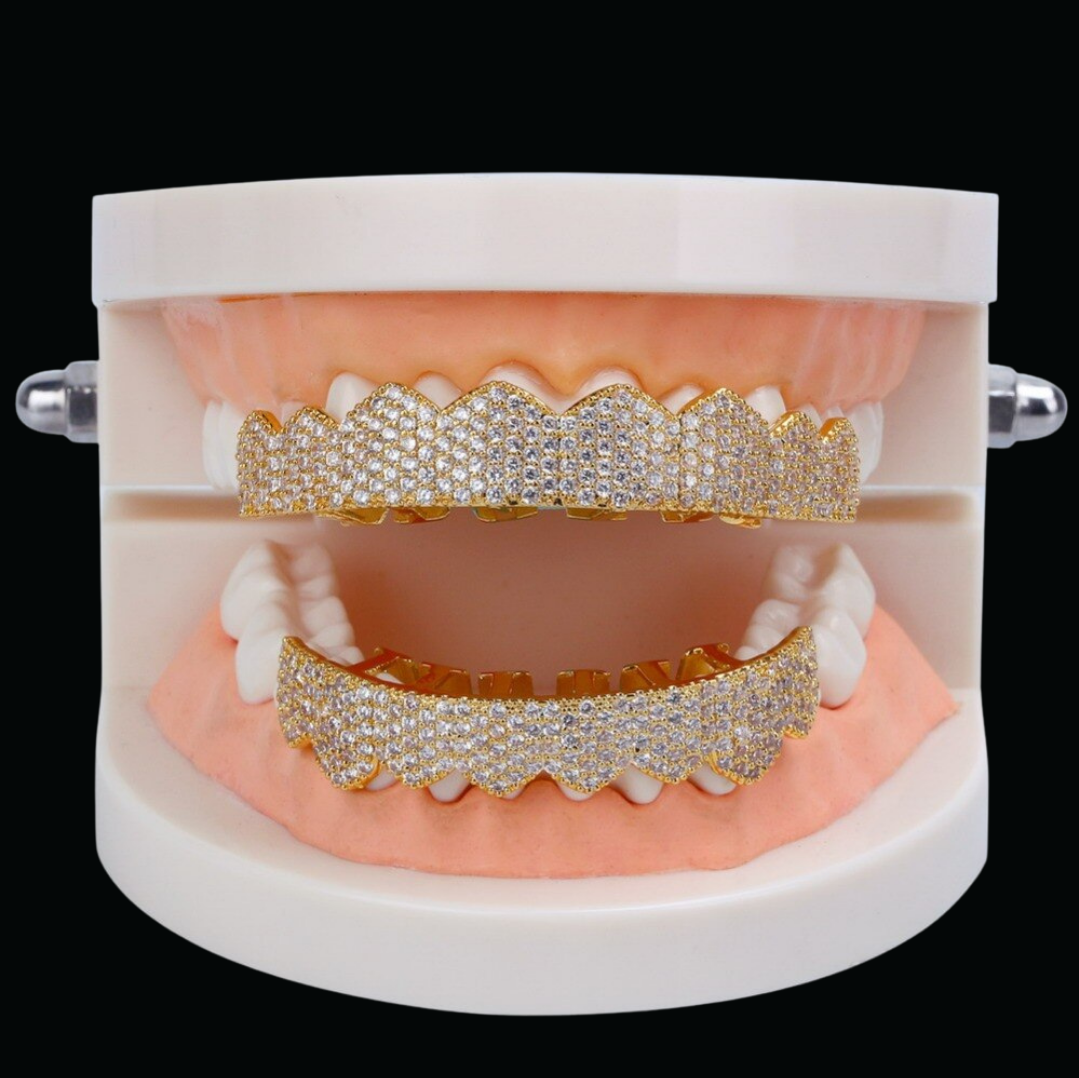 8 Teeth Fang Mouth Iced Out Grillz