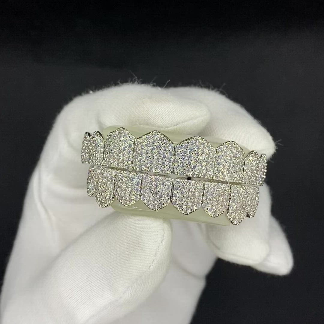 8 Teeth Fang Mouth Iced Out Grillz